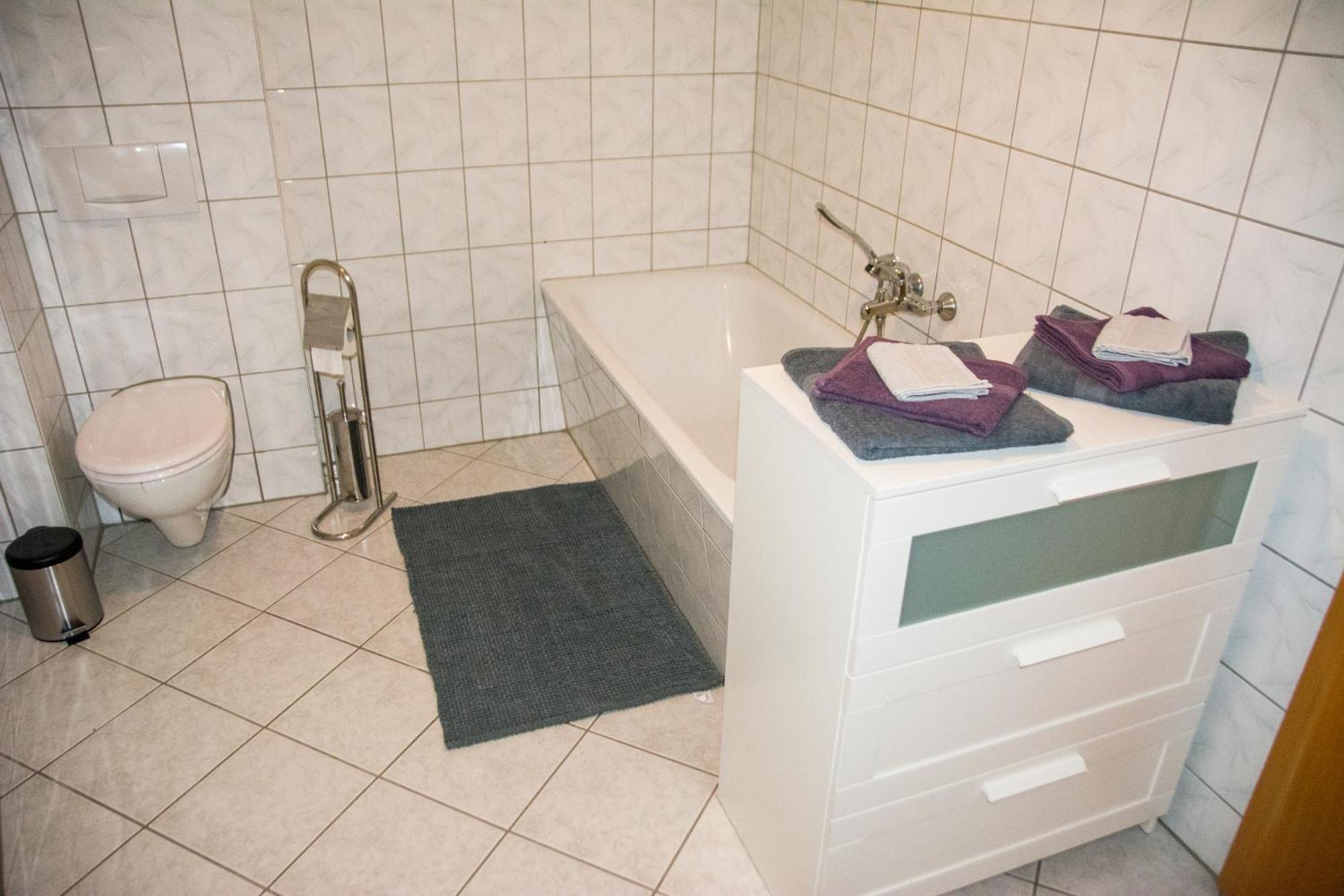 Schoene 2-Raum-Wohnung Im Zentrum Waltershausens Dış mekan fotoğraf